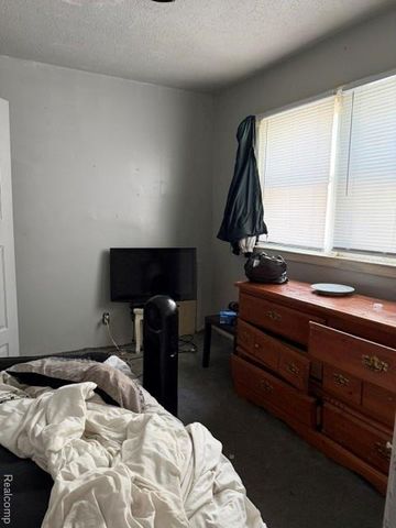 8060 Asbury Park, Detroit, MI 48228