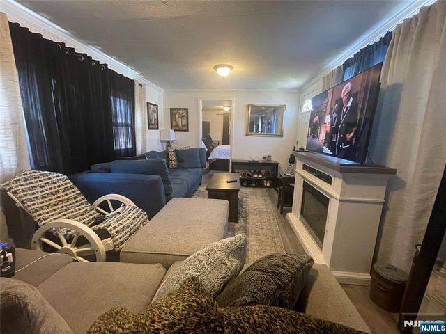 28 Finns Drive, Wayne, NJ 07470