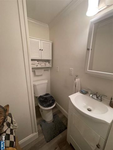 28 Finns Drive, Wayne, NJ 07470