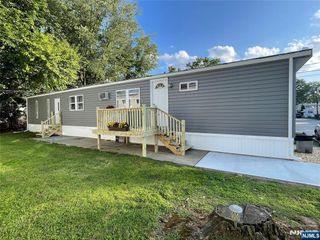 28 Finns Drive, Wayne, NJ 07470