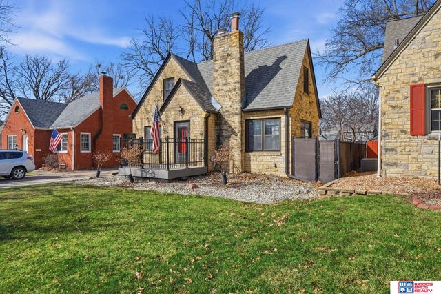 833 Elmwood Avenue, Lincoln, NE 68510