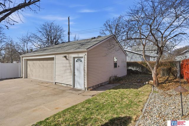 833 Elmwood Avenue, Lincoln, NE 68510