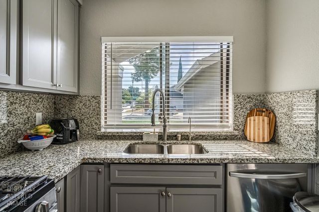 2 Rio Campo Ct, Sacramento, CA 95834