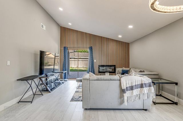 2 Rio Campo Ct, Sacramento, CA 95834