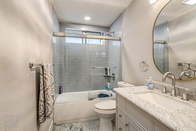 2 Rio Campo Ct, Sacramento, CA 95834