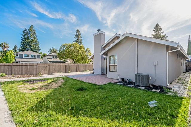 2 Rio Campo Ct, Sacramento, CA 95834
