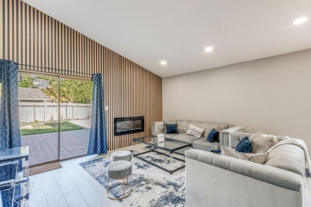 2 Rio Campo Ct, Sacramento, CA 95834