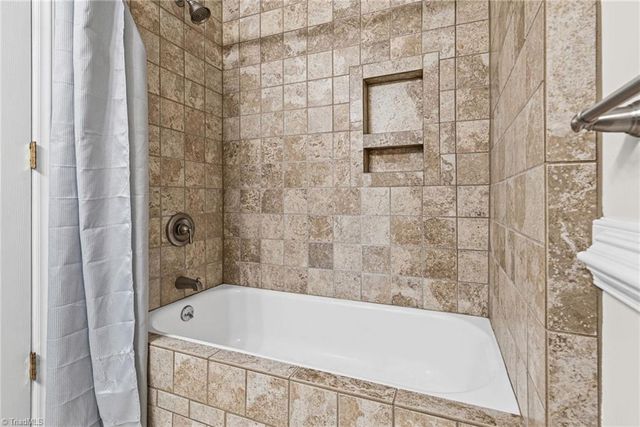 321 Quietwood Drive, Winston-salem, NC 27103
