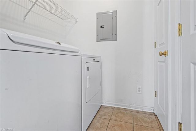 321 Quietwood Drive, Winston-salem, NC 27103