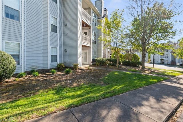 321 Quietwood Drive, Winston-salem, NC 27103