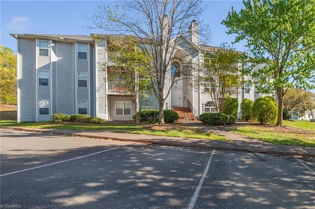 321 Quietwood Drive, Winston-salem, NC 27103