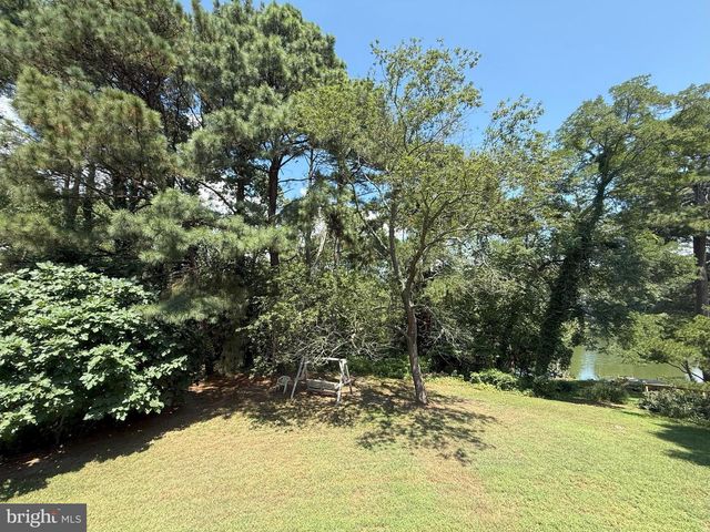 422 OVERLOOK DR, Lusby, MD 20657