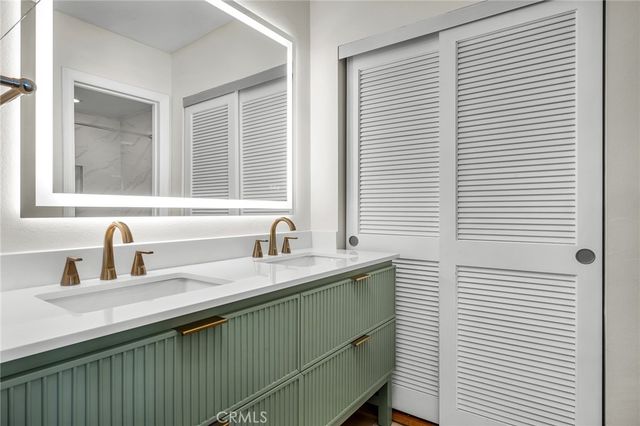 1155 11th Street 15, Manhattan Beach, CA 90266
