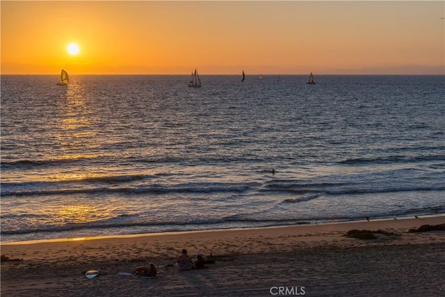 1155 11th Street 15, Manhattan Beach, CA 90266