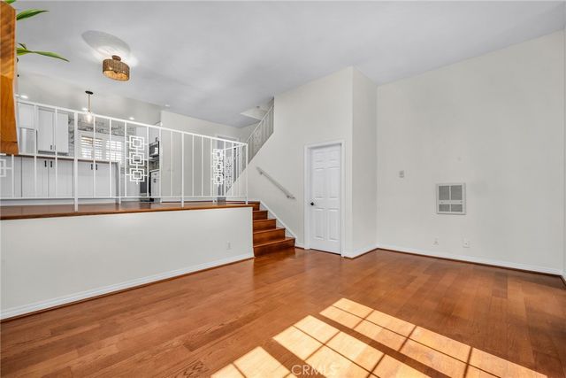 1155 11th Street 15, Manhattan Beach, CA 90266
