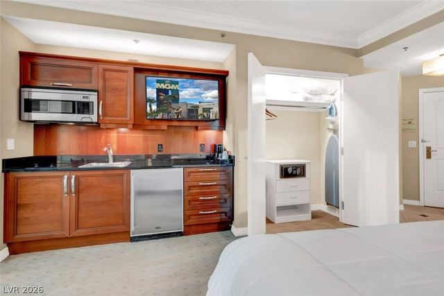 135 East Harmon Avenue 3009, Las Vegas, NV 89109