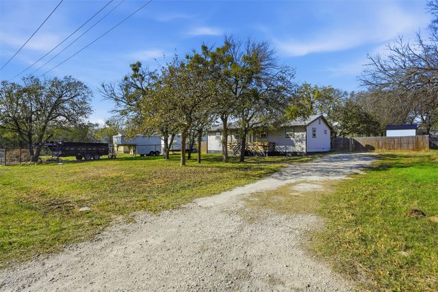 218 Atwood Road, Granbury, TX 76049