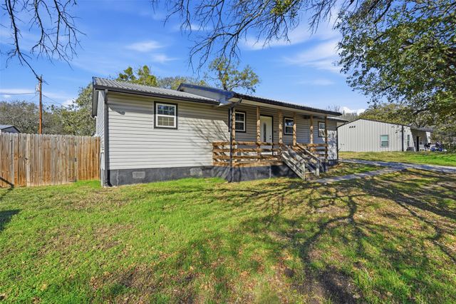 218 Atwood Road, Granbury, TX 76049