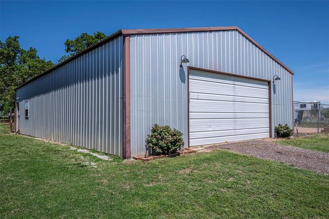 118 Cottonwood Drive, Mcloud, OK 74851