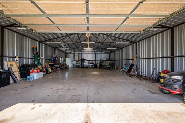 118 Cottonwood Drive, Mcloud, OK 74851