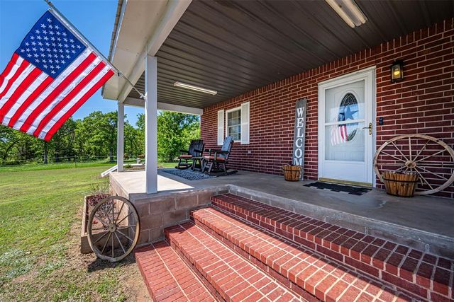 118 Cottonwood Drive, Mcloud, OK 74851
