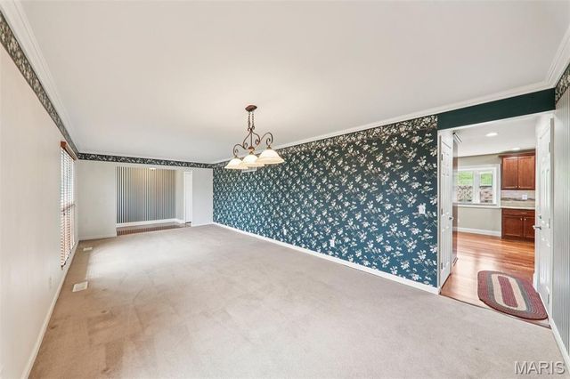 5421 Regalway Drive, St Louis, MO 63129