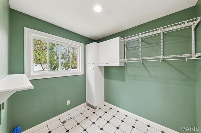 5421 Regalway Drive, St Louis, MO 63129