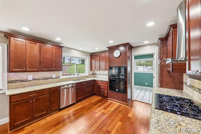 5421 Regalway Drive, St Louis, MO 63129