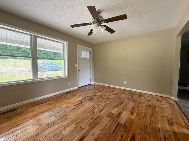 2360 2360 Little Hardwicks Creek Rd Road, Clay City, KY 40312