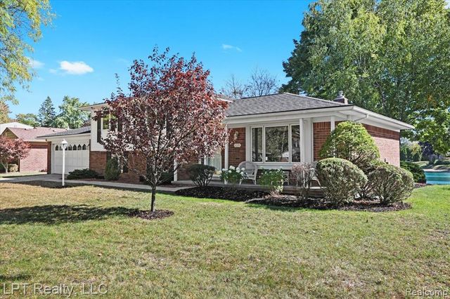 6378 Emerald Lake Drive, Troy, MI 48085