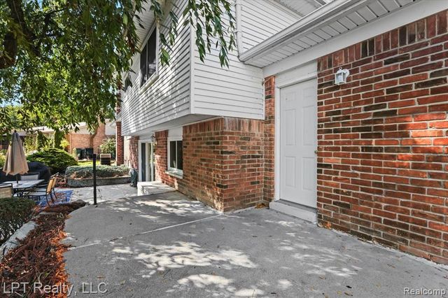 6378 Emerald Lake Drive, Troy, MI 48085