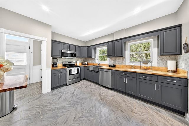 710 High St, Fall River, MA 02720