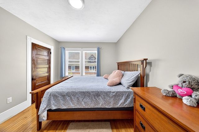 710 High St, Fall River, MA 02720