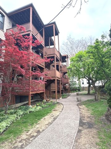 346 N Austin Boulevard G, Oak Park, IL 60302
