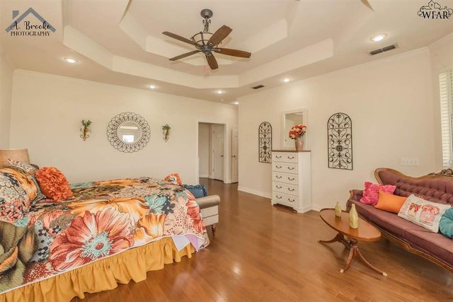 1113 N JACKSON AVENUE, Iowa Park, TX 76367