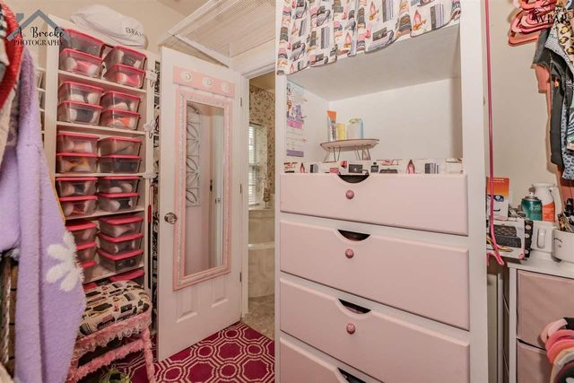 1113 N JACKSON AVENUE, Iowa Park, TX 76367