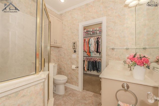 1113 N JACKSON AVENUE, Iowa Park, TX 76367