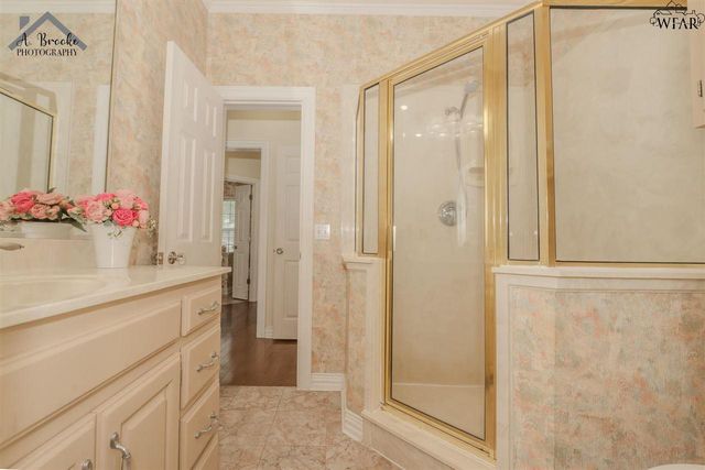 1113 N JACKSON AVENUE, Iowa Park, TX 76367