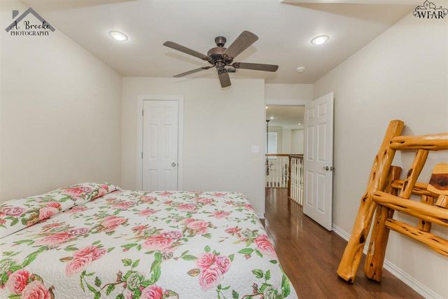 1113 N JACKSON AVENUE, Iowa Park, TX 76367