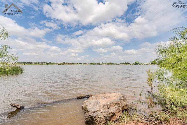 1113 N JACKSON AVENUE, Iowa Park, TX 76367