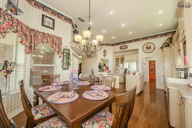 1113 N JACKSON AVENUE, Iowa Park, TX 76367