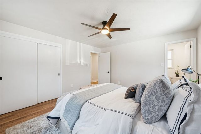 490 Old Clairton Rd, Jefferson Hills, PA 15236