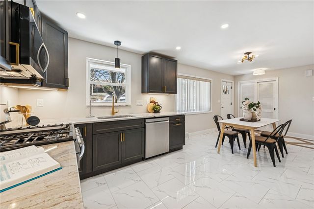 490 Old Clairton Rd, Jefferson Hills, PA 15236