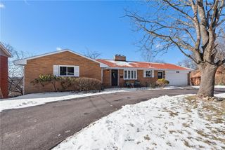 490 Old Clairton Rd, Jefferson Hills, PA 15236