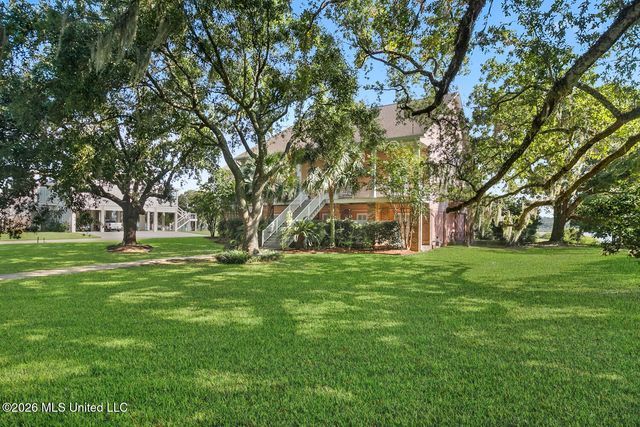248 Lovers Lane, Ocean Springs, LA 39564