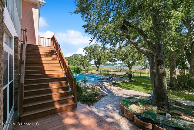 248 Lovers Lane, Ocean Springs, LA 39564
