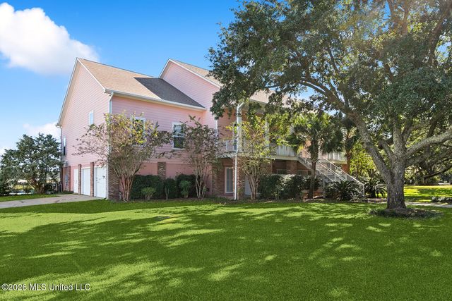 248 Lovers Lane, Ocean Springs, LA 39564