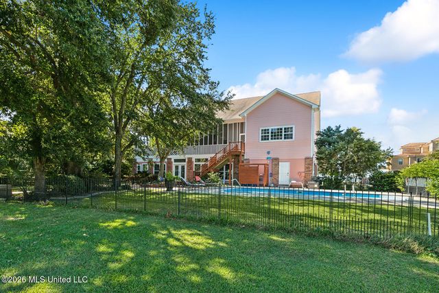 248 Lovers Lane, Ocean Springs, LA 39564