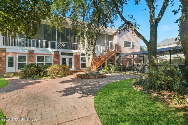 248 Lovers Lane, Ocean Springs, LA 39564