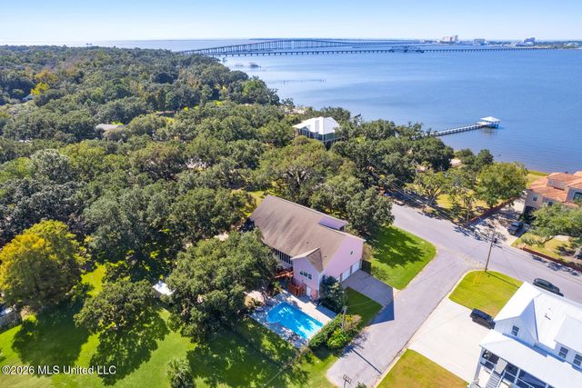 248 Lovers Lane, Ocean Springs, LA 39564
